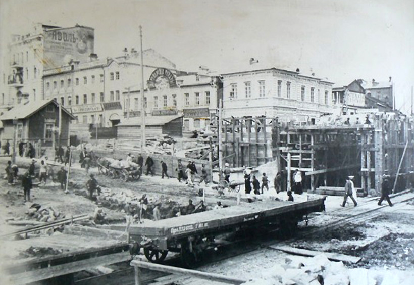 1909年工事中の白黒写真